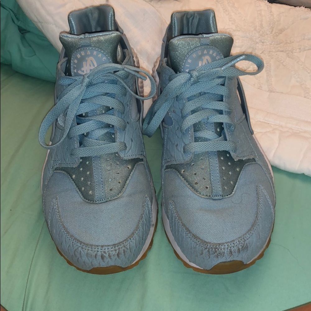 Blue Nike Air Huarache’s